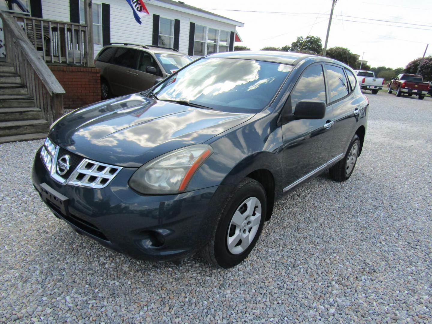 2015 Blue Nissan Rogue Select S 2WD (JN8AS5MT6FW) with an 2.5L L4 DOHC 16V engine, Automatic transmission, located at 15016 S Hwy 231, Midland City, AL, 36350, (334) 983-3001, 31.306210, -85.495277 - Photo#2