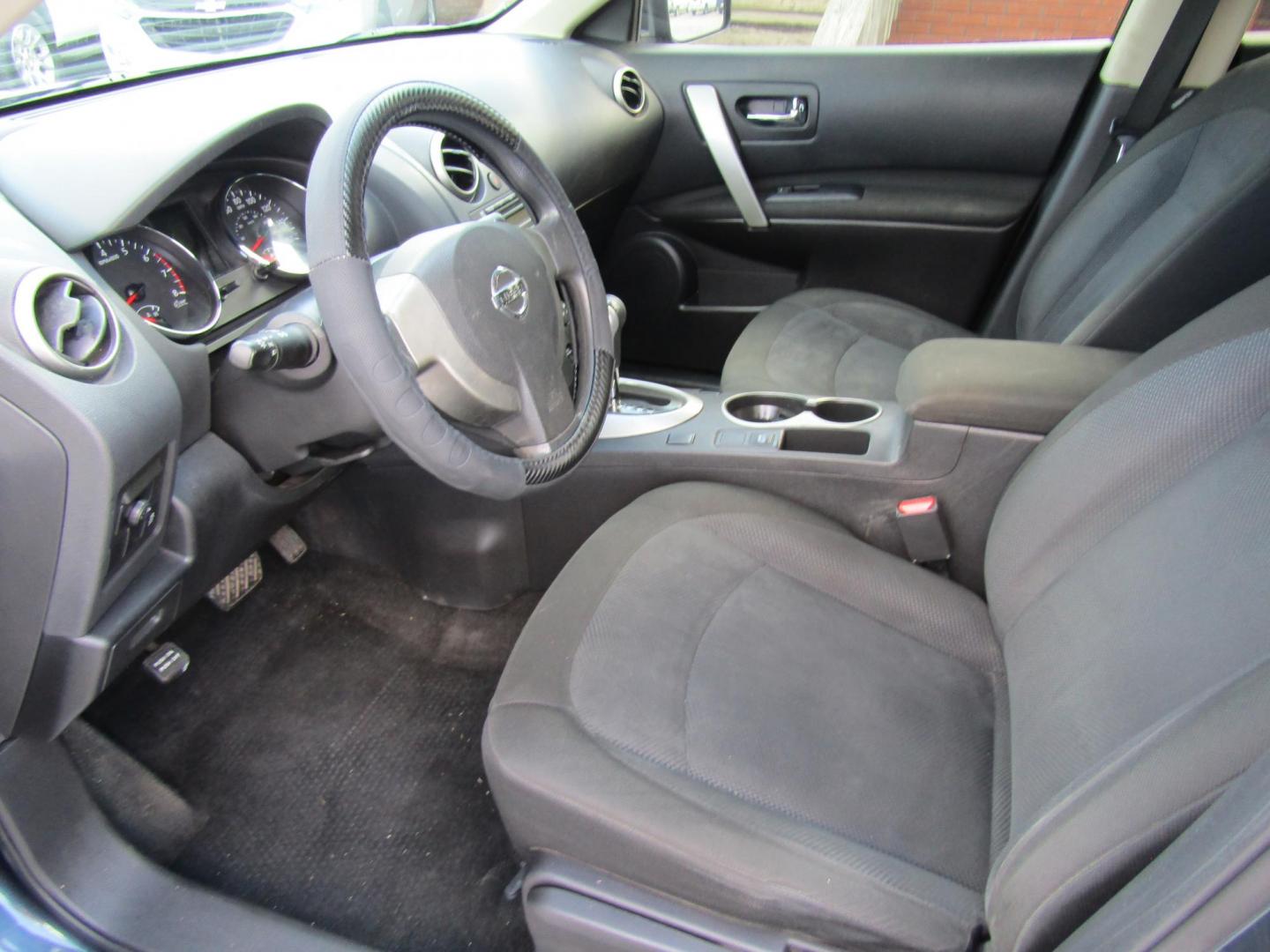 2015 Blue Nissan Rogue Select S 2WD (JN8AS5MT6FW) with an 2.5L L4 DOHC 16V engine, Automatic transmission, located at 15016 S Hwy 231, Midland City, AL, 36350, (334) 983-3001, 31.306210, -85.495277 - Photo#3