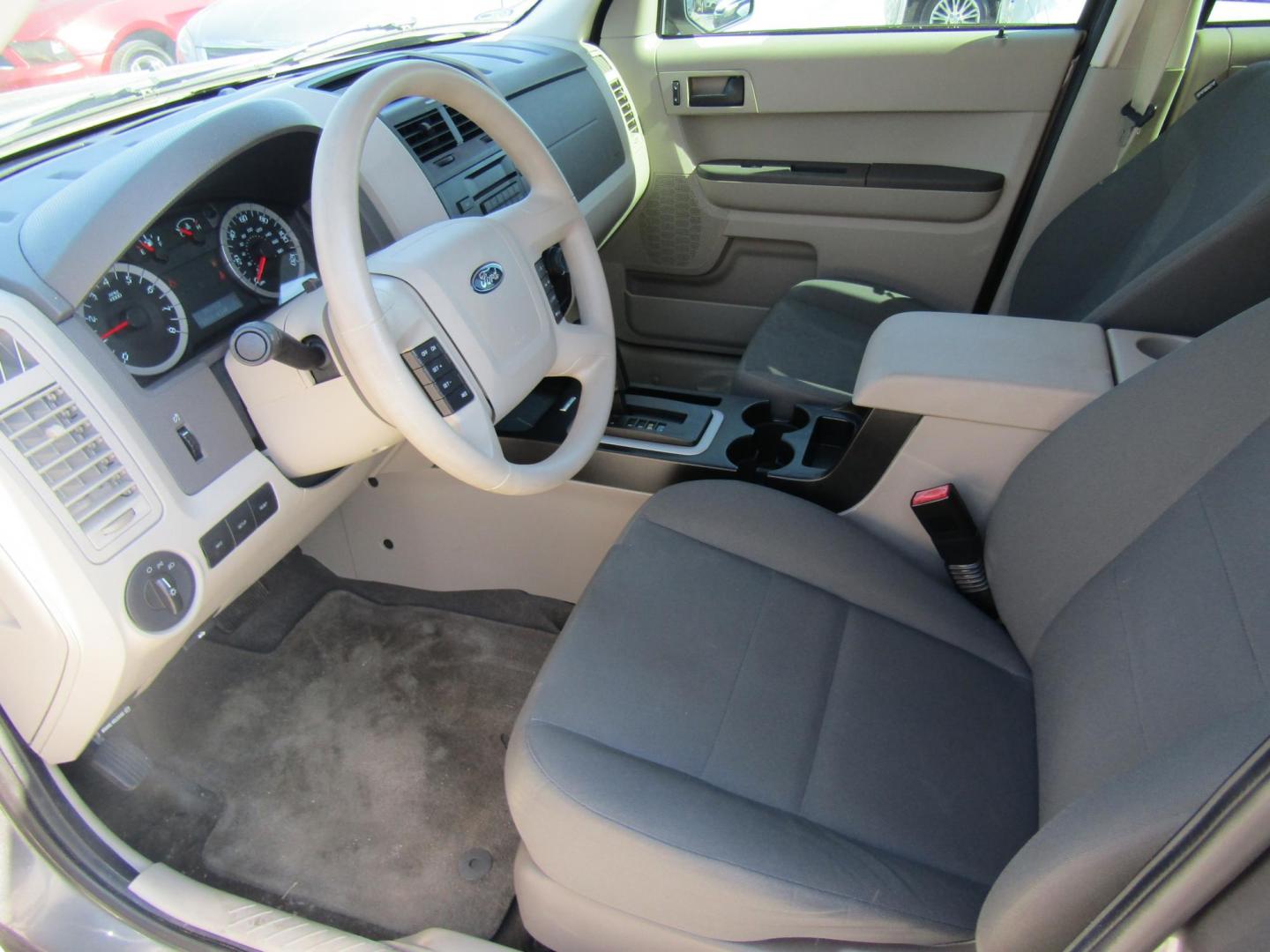 2012 Gray Ford Escape XLS FWD (1FMCU0C76CK) with an 2.5L L4 DOHC 16V engine, Automatic transmission, located at 15016 S Hwy 231, Midland City, AL, 36350, (334) 983-3001, 31.306210, -85.495277 - Photo#2