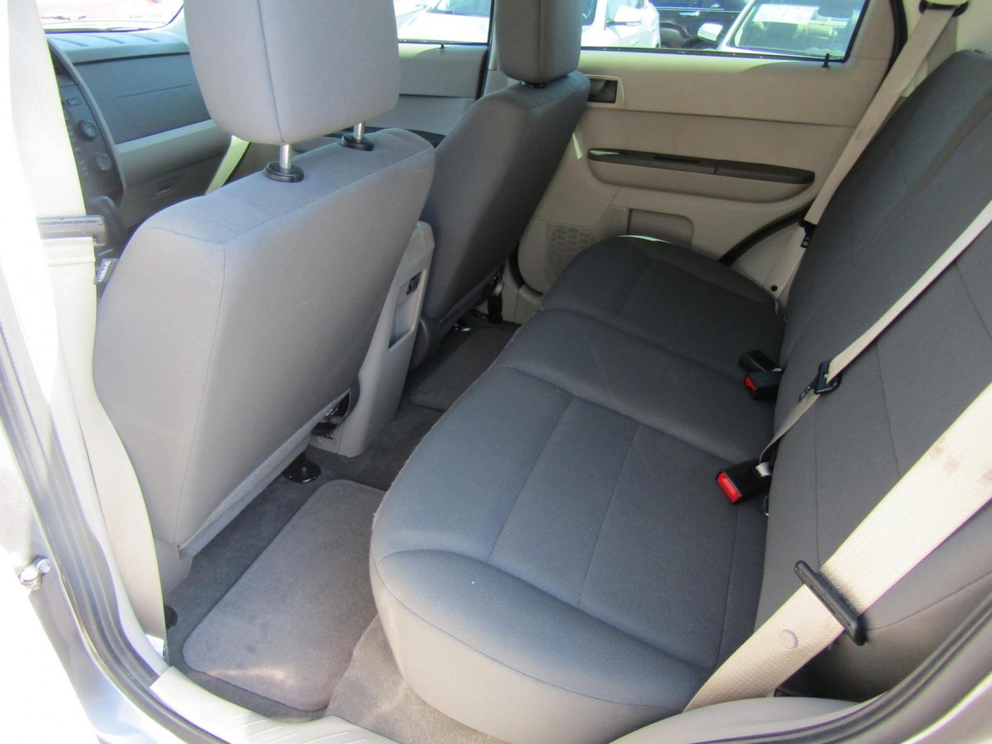 2012 Gray Ford Escape XLS FWD (1FMCU0C76CK) with an 2.5L L4 DOHC 16V engine, Automatic transmission, located at 15016 S Hwy 231, Midland City, AL, 36350, (334) 983-3001, 31.306210, -85.495277 - Photo#3