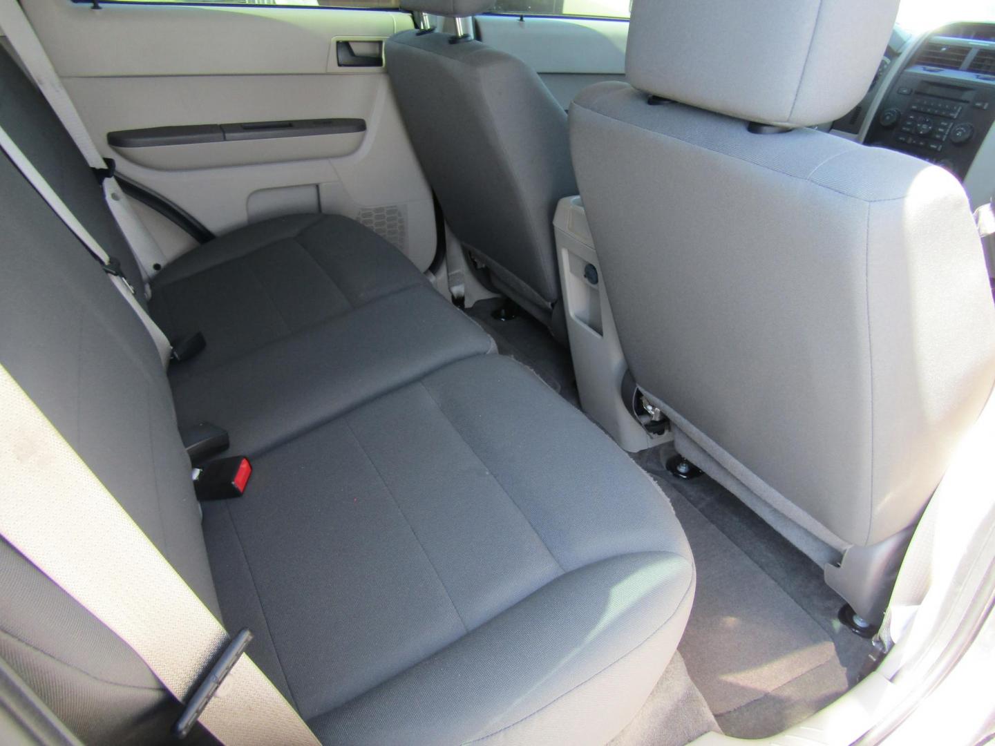 2012 Gray Ford Escape XLS FWD (1FMCU0C76CK) with an 2.5L L4 DOHC 16V engine, Automatic transmission, located at 15016 S Hwy 231, Midland City, AL, 36350, (334) 983-3001, 31.306210, -85.495277 - Photo#7
