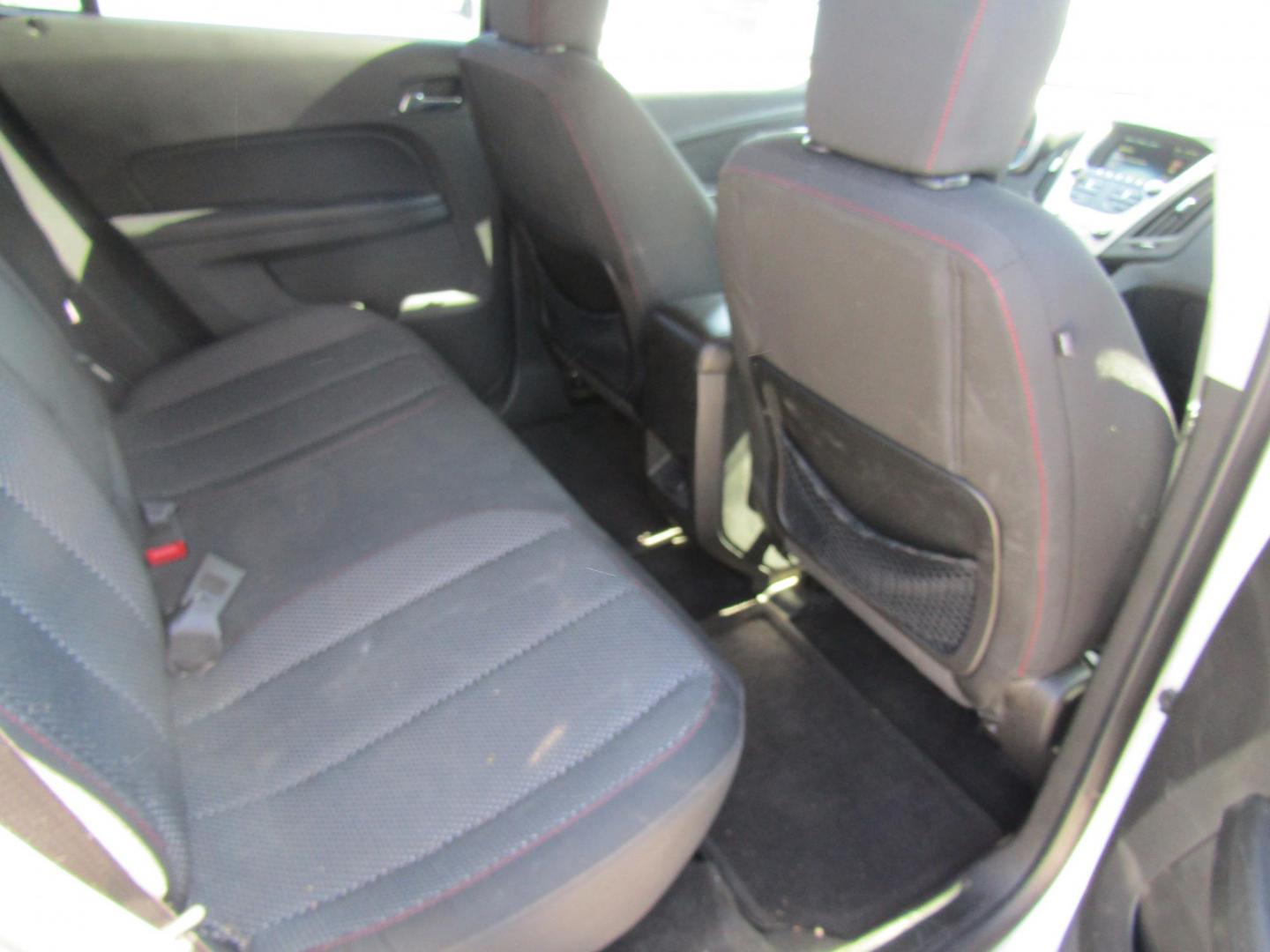 2016 Silver Chevrolet Equinox LT 2WD (1GNALCEK4GZ) with an 2.4L L4 DOHC 16V FFV engine, Automatic transmission, located at 15016 S Hwy 231, Midland City, AL, 36350, (334) 983-3001, 31.306210, -85.495277 - Photo#6