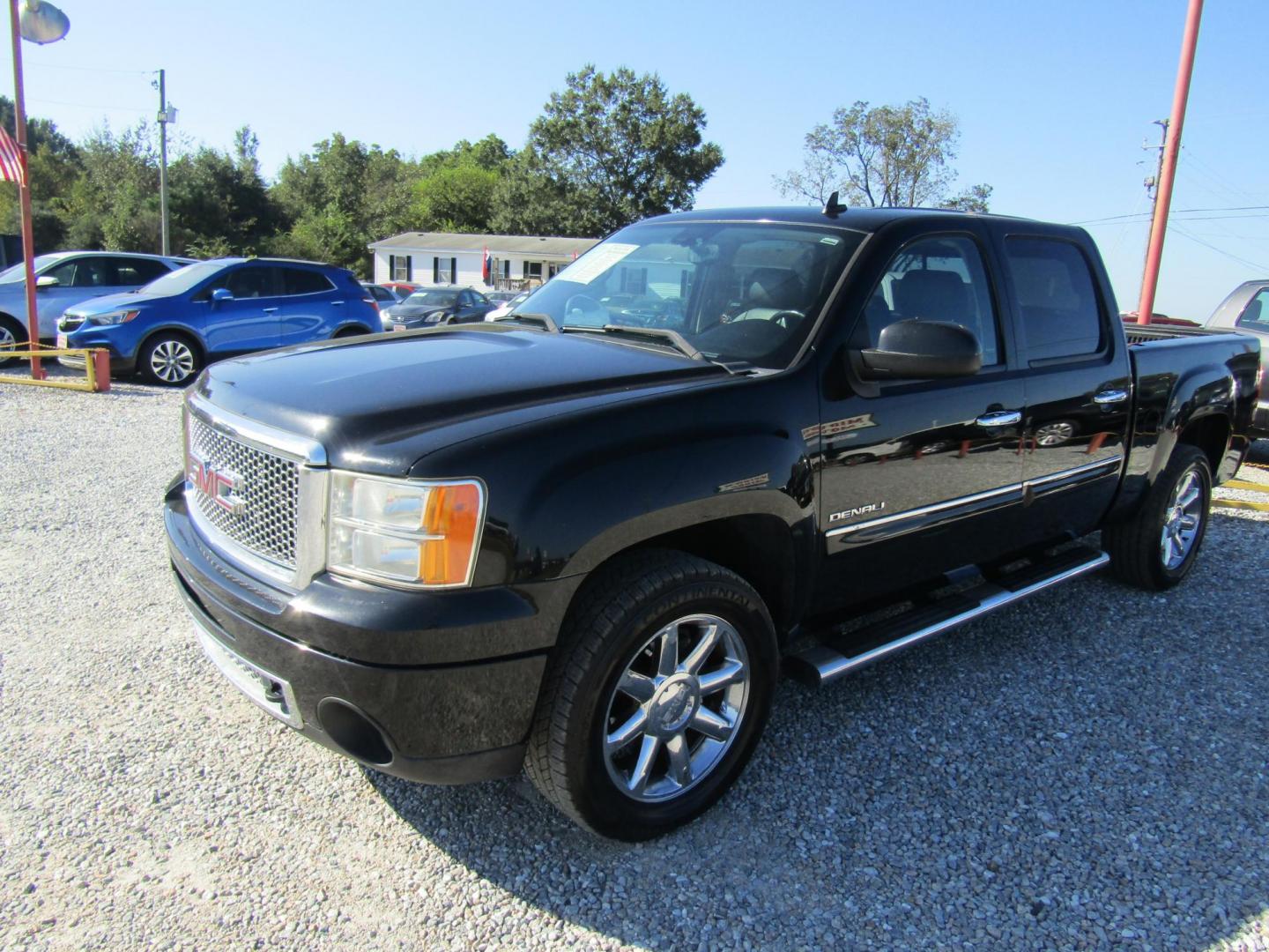 2012 Black GMC Sierra 1500 Denali Crew Cab 4WD (3GTP2XE25CG) with an 6.2L V8 OHV 16V FFV engine, Automatic transmission, located at 15016 S Hwy 231, Midland City, AL, 36350, (334) 983-3001, 31.306210, -85.495277 - Photo#2
