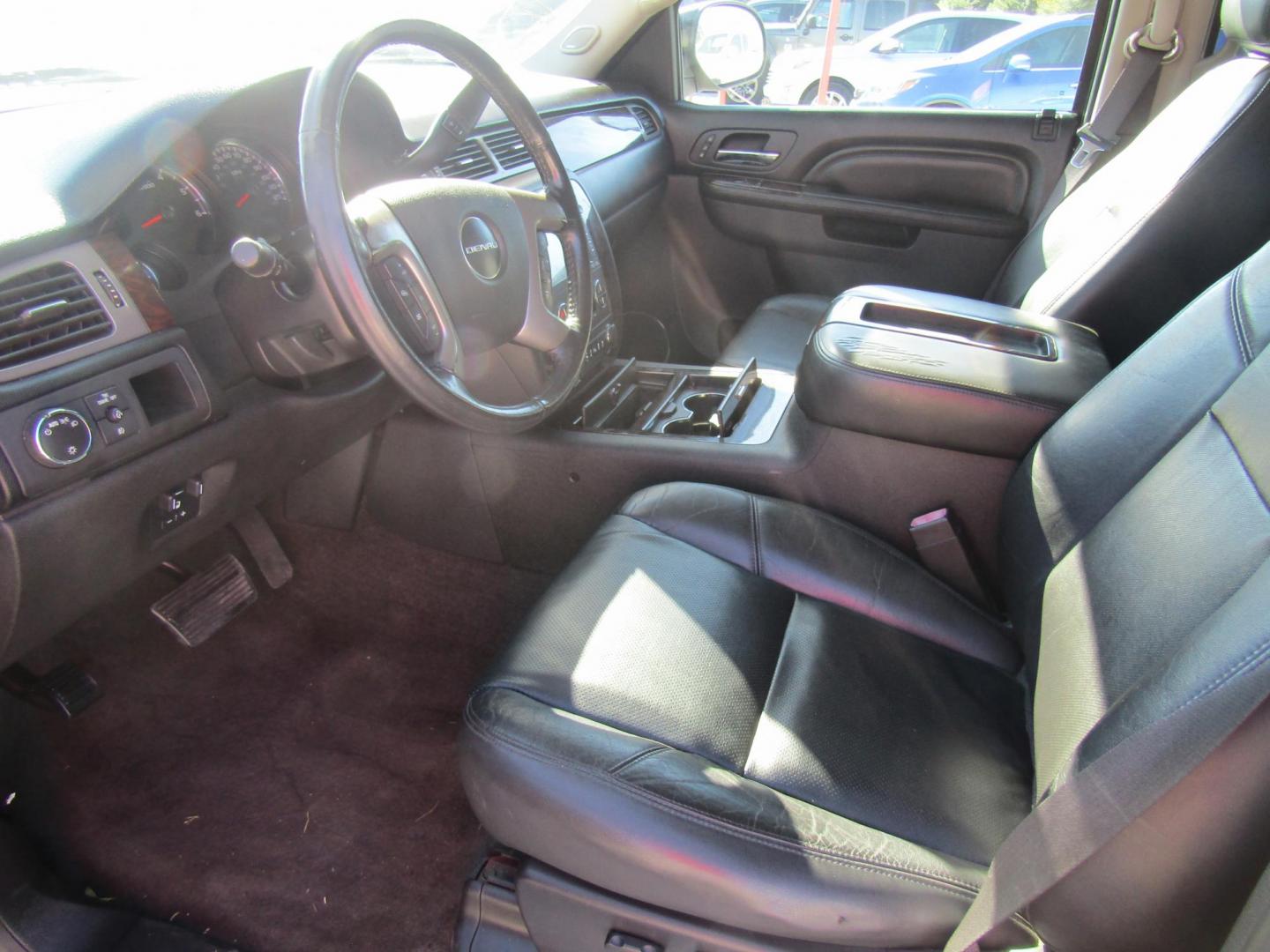2012 Black GMC Sierra 1500 Denali Crew Cab 4WD (3GTP2XE25CG) with an 6.2L V8 OHV 16V FFV engine, Automatic transmission, located at 15016 S Hwy 231, Midland City, AL, 36350, (334) 983-3001, 31.306210, -85.495277 - Photo#3