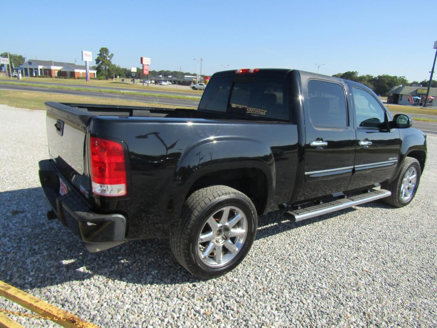 2012 Black GMC Sierra 1500 Denali Crew Cab 4WD (3GTP2XE25CG) with an 6.2L V8 OHV 16V FFV engine, Automatic transmission, located at 15016 S Hwy 231, Midland City, AL, 36350, (334) 983-3001, 31.306210, -85.495277 - Photo#6
