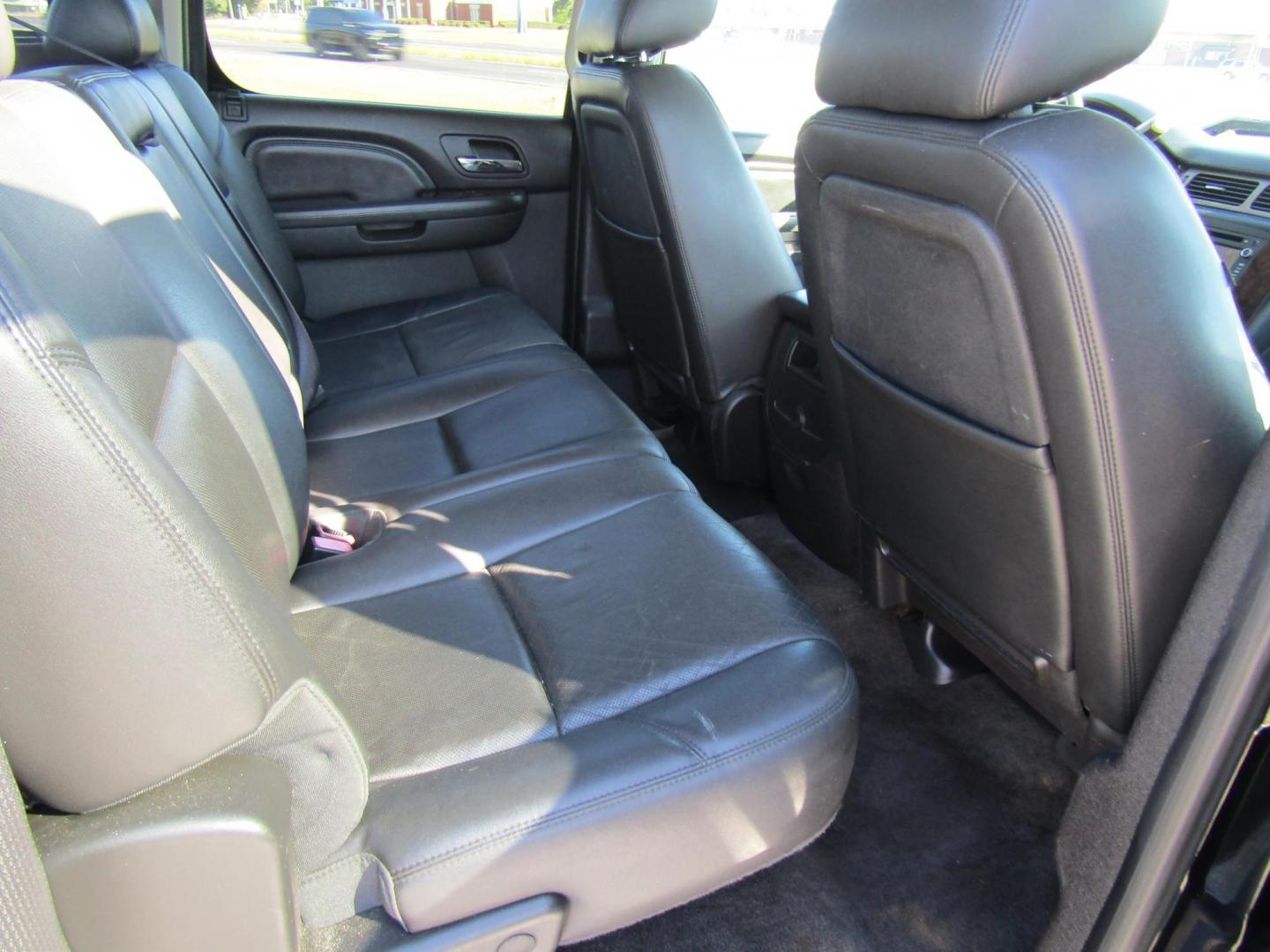 2012 Black GMC Sierra 1500 Denali Crew Cab 4WD (3GTP2XE25CG) with an 6.2L V8 OHV 16V FFV engine, Automatic transmission, located at 15016 S Hwy 231, Midland City, AL, 36350, (334) 983-3001, 31.306210, -85.495277 - Photo#7