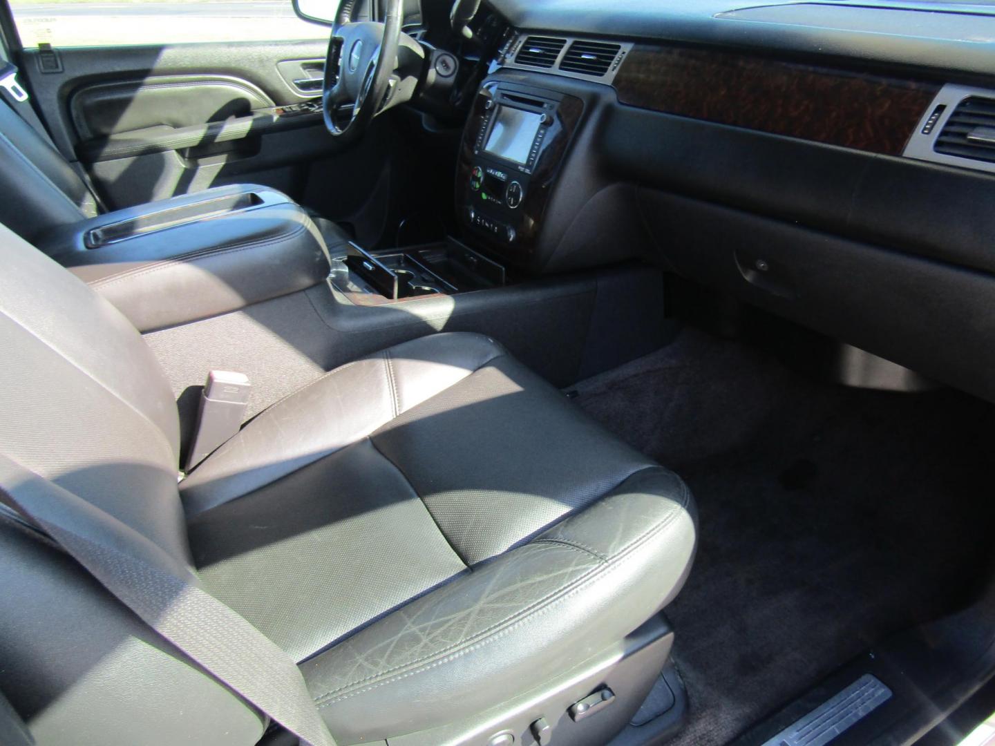 2012 Black GMC Sierra 1500 Denali Crew Cab 4WD (3GTP2XE25CG) with an 6.2L V8 OHV 16V FFV engine, Automatic transmission, located at 15016 S Hwy 231, Midland City, AL, 36350, (334) 983-3001, 31.306210, -85.495277 - Photo#8