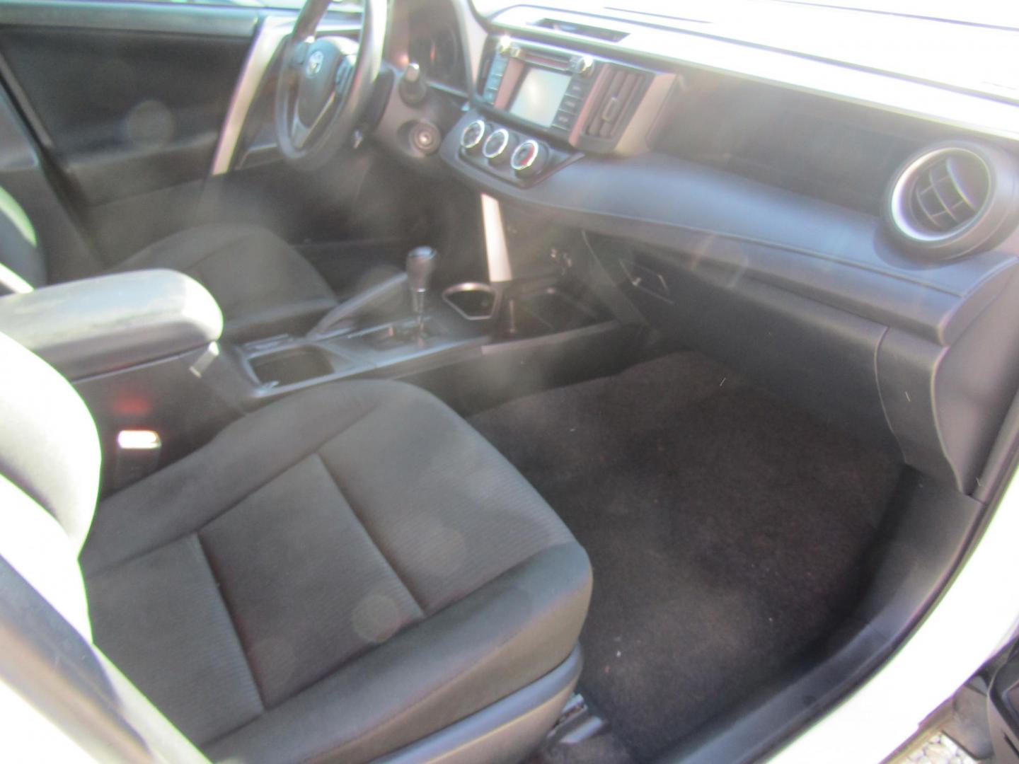 2018 WHITE Toyota RAV4 LE FWD (JTMZFREV6JJ) with an 2.5L L4 DOHC 16V engine, Automatic transmission, located at 15016 S Hwy 231, Midland City, AL, 36350, (334) 983-3001, 31.306210, -85.495277 - Photo#8