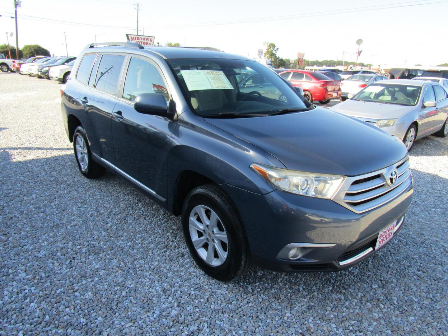 2011 Blue Toyota Highlander Base 2WD V6 (5TDZK3EH3BS) with an 3.5L V6 DOHC 24V engine, Automatic transmission, located at 15016 S Hwy 231, Midland City, AL, 36350, (334) 983-3001, 31.306210, -85.495277 - Photo#0