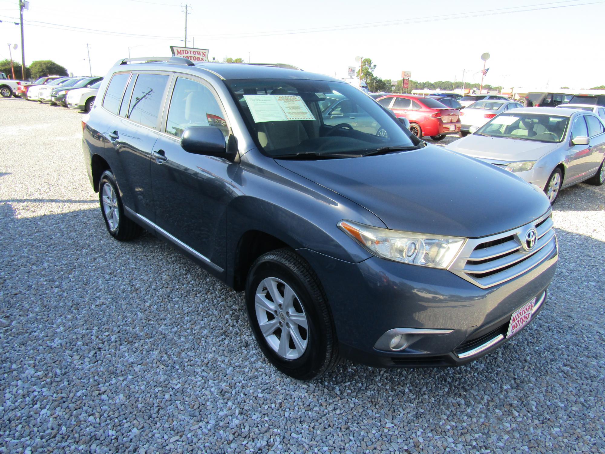 photo of 2011 Toyota Highlander Base 2WD V6
