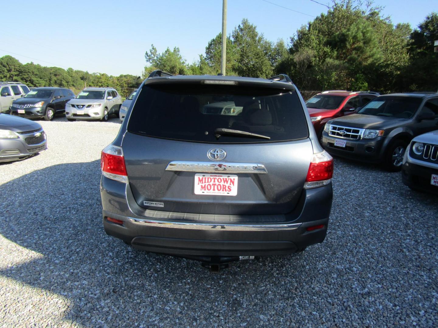 2011 Blue Toyota Highlander Base 2WD V6 (5TDZK3EH3BS) with an 3.5L V6 DOHC 24V engine, Automatic transmission, located at 15016 S Hwy 231, Midland City, AL, 36350, (334) 983-3001, 31.306210, -85.495277 - Photo#6