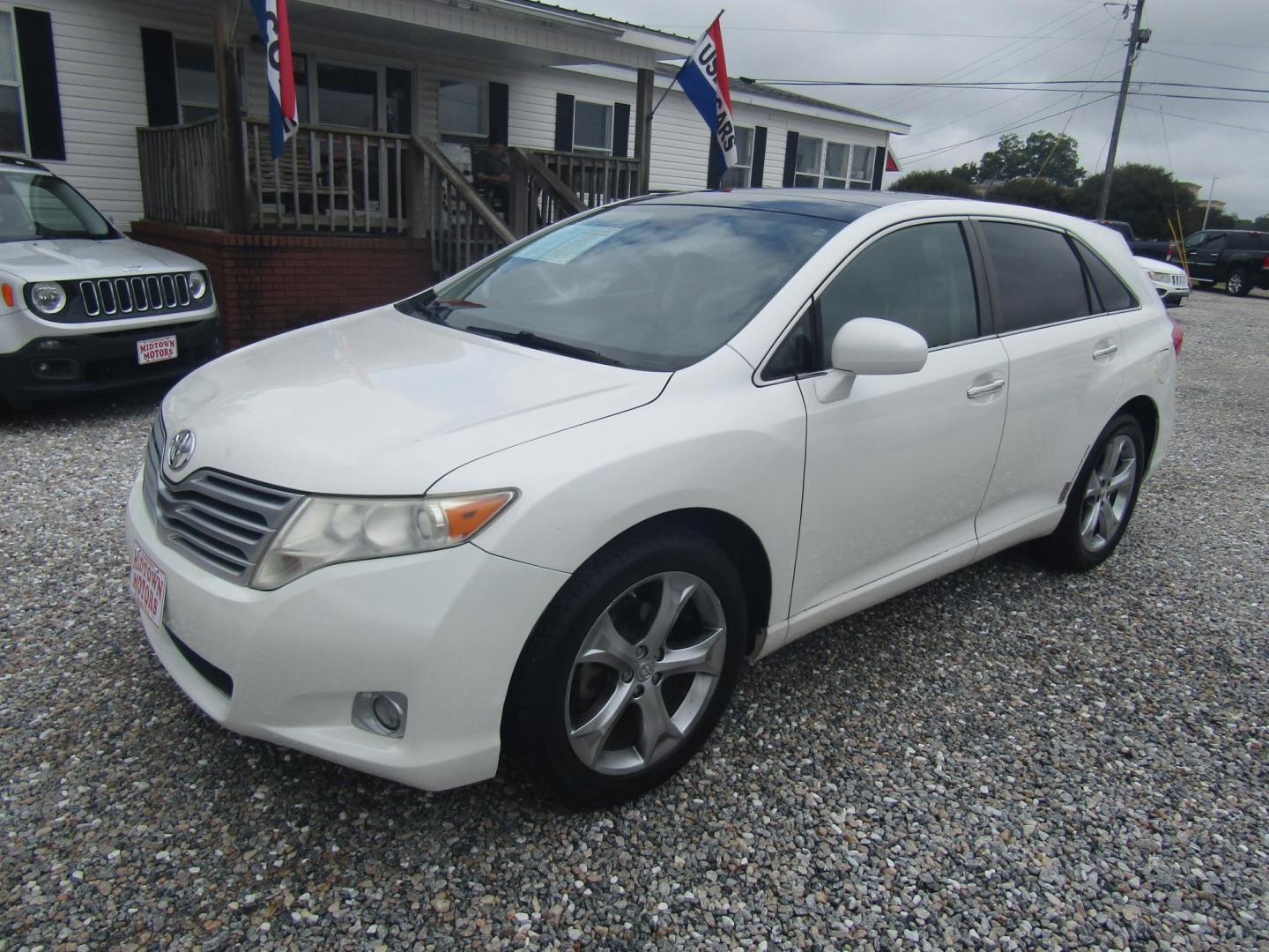 2011 WHITE Toyota Venza FWD V6 (4T3ZK3BB3BU) with an 3.5L V6 DOHC 24V engine, Automatic transmission, located at 15016 S Hwy 231, Midland City, AL, 36350, (334) 983-3001, 31.306210, -85.495277 - Photo#1