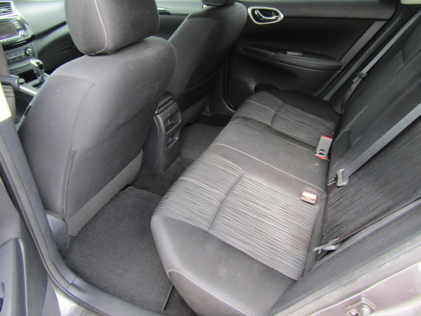2016 Gray Nissan Sentra FE+ S (3N1AB7AP9GL) with an 1.8L L4 SFI DOHC 16V engine, Automatic transmission, located at 15016 S Hwy 231, Midland City, AL, 36350, (334) 983-3001, 31.306210, -85.495277 - Photo#4