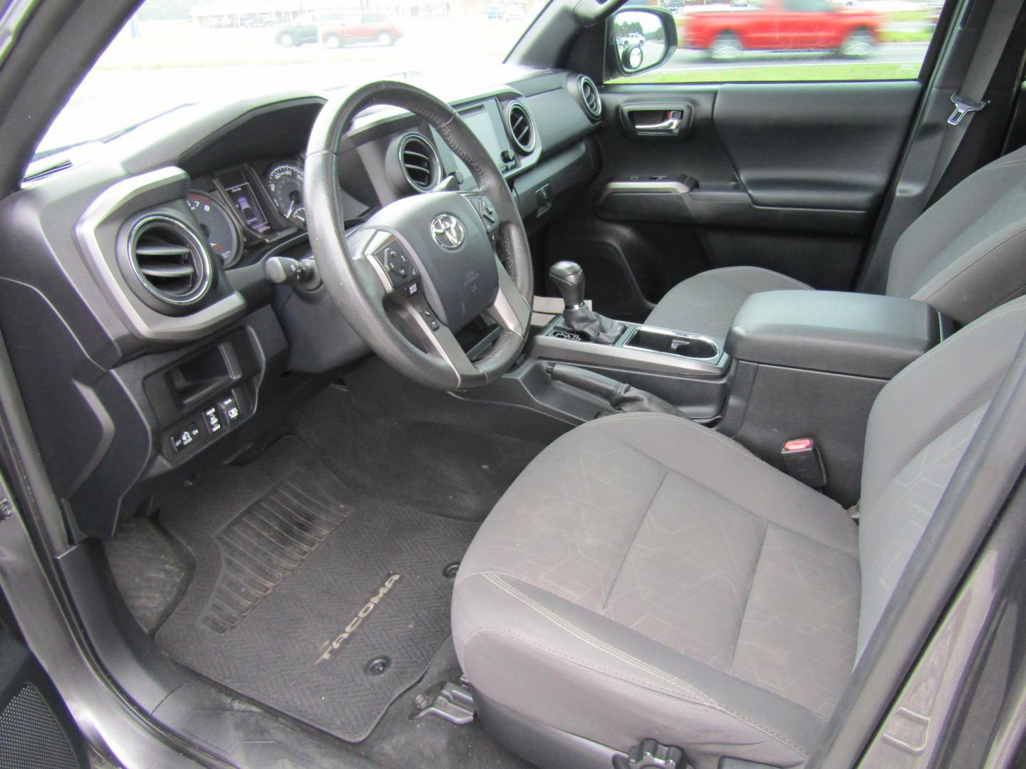 2017 Gray Toyota Tacoma SR5 Double Cab Long Bed V6 6AT 2WD (5TFAZ5CN7HX) with an 3.6L V6 DOHC 24V engine, Automatic transmission, located at 15016 S Hwy 231, Midland City, AL, 36350, (334) 983-3001, 31.306210, -85.495277 - Photo#3