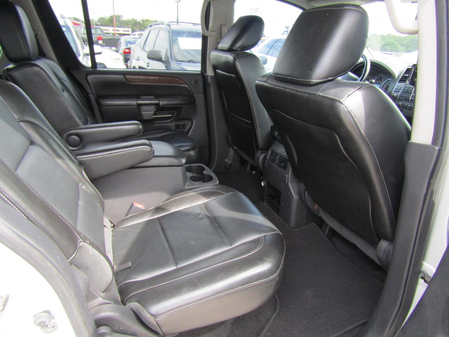2012 Silver Nissan Armada Platinum 2WD (5N1BA0NFXCN) with an 5.6L V8 DOHC 32V FFV engine, 5-Speed Automatic transmission, located at 15016 S Hwy 231, Midland City, AL, 36350, (334) 983-3001, 31.306210, -85.495277 - Photo#7