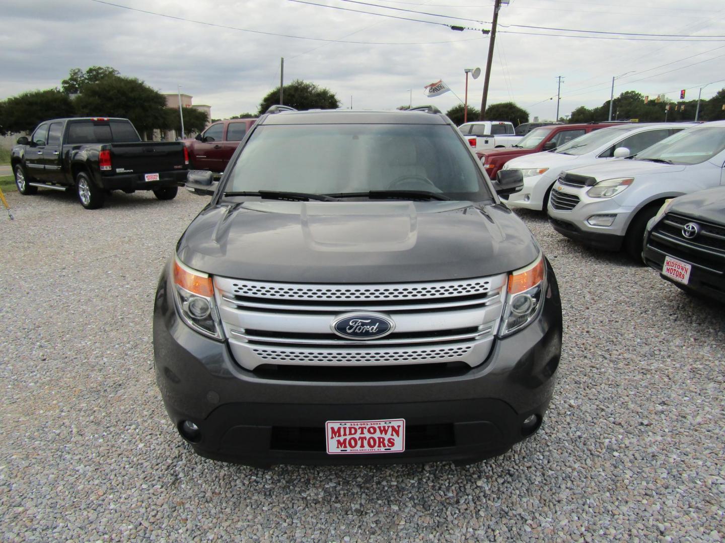 2015 Gray Ford Explorer XLT FWD (1FM5K7D89FG) with an 3.5L V6 DOHC 24V engine, Automatic transmission, located at 15016 S Hwy 231, Midland City, AL, 36350, (334) 983-3001, 31.306210, -85.495277 - Photo#1