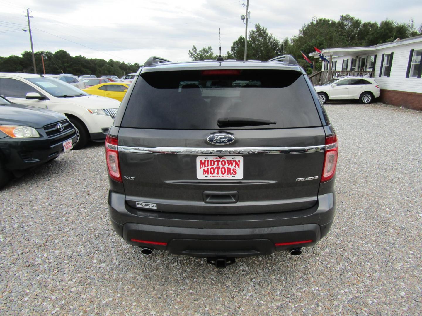 2015 Gray Ford Explorer XLT FWD (1FM5K7D89FG) with an 3.5L V6 DOHC 24V engine, Automatic transmission, located at 15016 S Hwy 231, Midland City, AL, 36350, (334) 983-3001, 31.306210, -85.495277 - Photo#6