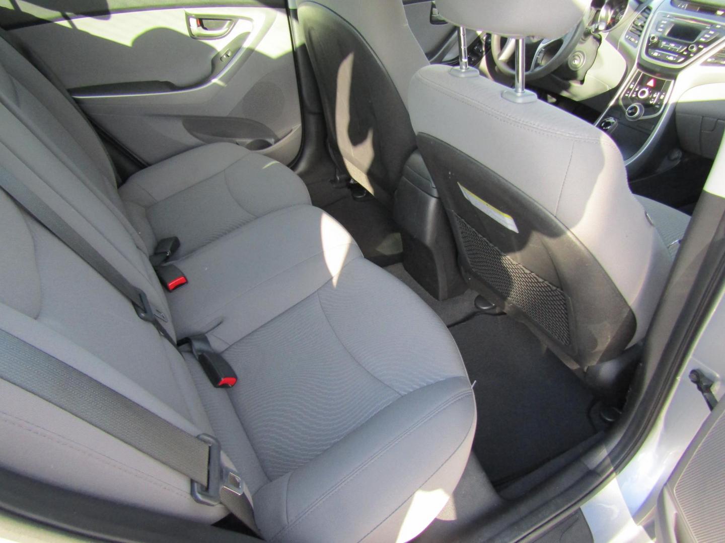 2016 Gray Hyundai Elantra Limited (5NPDH4AE0GH) with an 1.8L L4 DOHC 16V engine, Automatic transmission, located at 15016 S Hwy 231, Midland City, AL, 36350, (334) 983-3001, 31.306210, -85.495277 - Photo#8