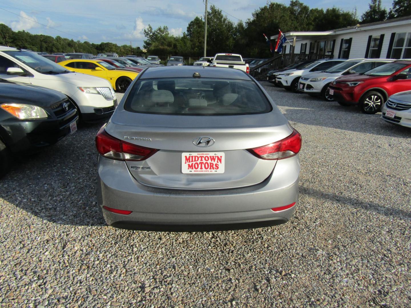 2016 Gray Hyundai Elantra Limited (5NPDH4AE0GH) with an 1.8L L4 DOHC 16V engine, Automatic transmission, located at 15016 S Hwy 231, Midland City, AL, 36350, (334) 983-3001, 31.306210, -85.495277 - Photo#6