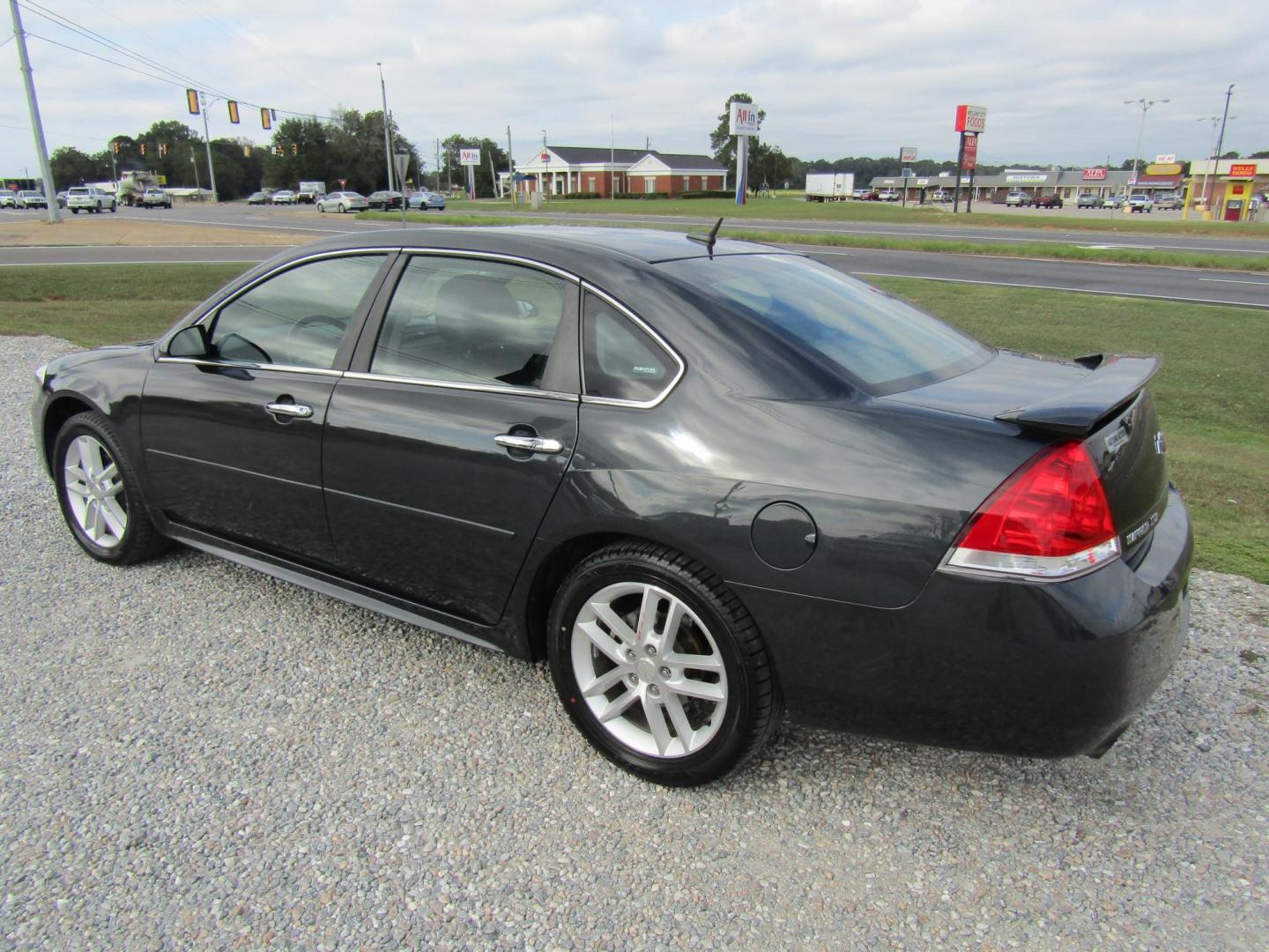 2014 Gray Chevrolet Impala LTZ (2G1WC5E39E1) with an 3.6L V6 DOHC 16V FFV engine, Automatic transmission, located at 15016 S Hwy 231, Midland City, AL, 36350, (334) 983-3001, 31.306210, -85.495277 - Photo#5