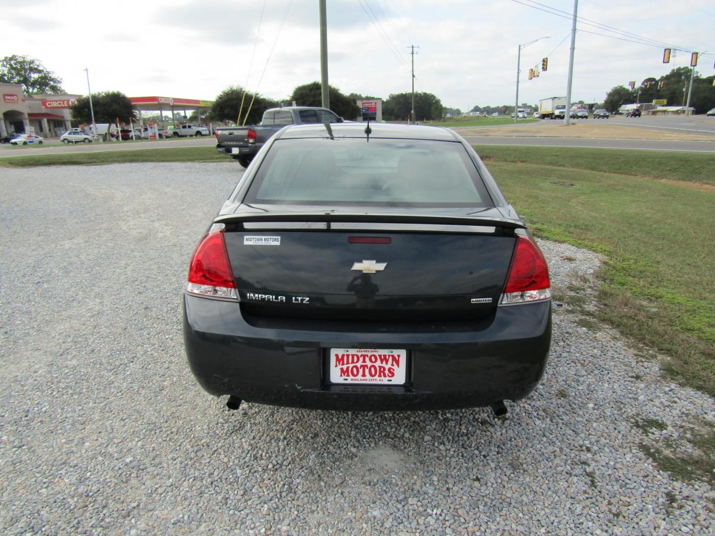 2014 Gray Chevrolet Impala LTZ (2G1WC5E39E1) with an 3.6L V6 DOHC 16V FFV engine, Automatic transmission, located at 15016 S Hwy 231, Midland City, AL, 36350, (334) 983-3001, 31.306210, -85.495277 - Photo#6