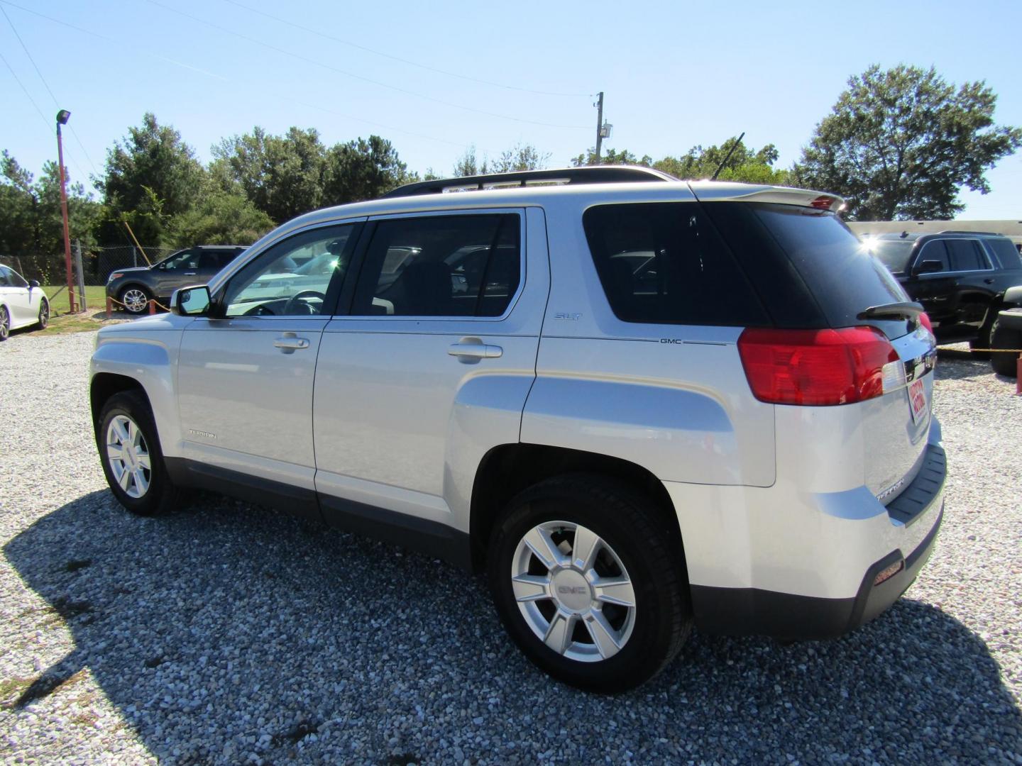 2013 Silver GMC Terrain SLT1 FWD (2GKALUEKXD6) with an 2.4L L4 DOHC 16V FFV engine, Automatic transmission, located at 15016 S Hwy 231, Midland City, AL, 36350, (334) 983-3001, 31.306210, -85.495277 - Photo#5