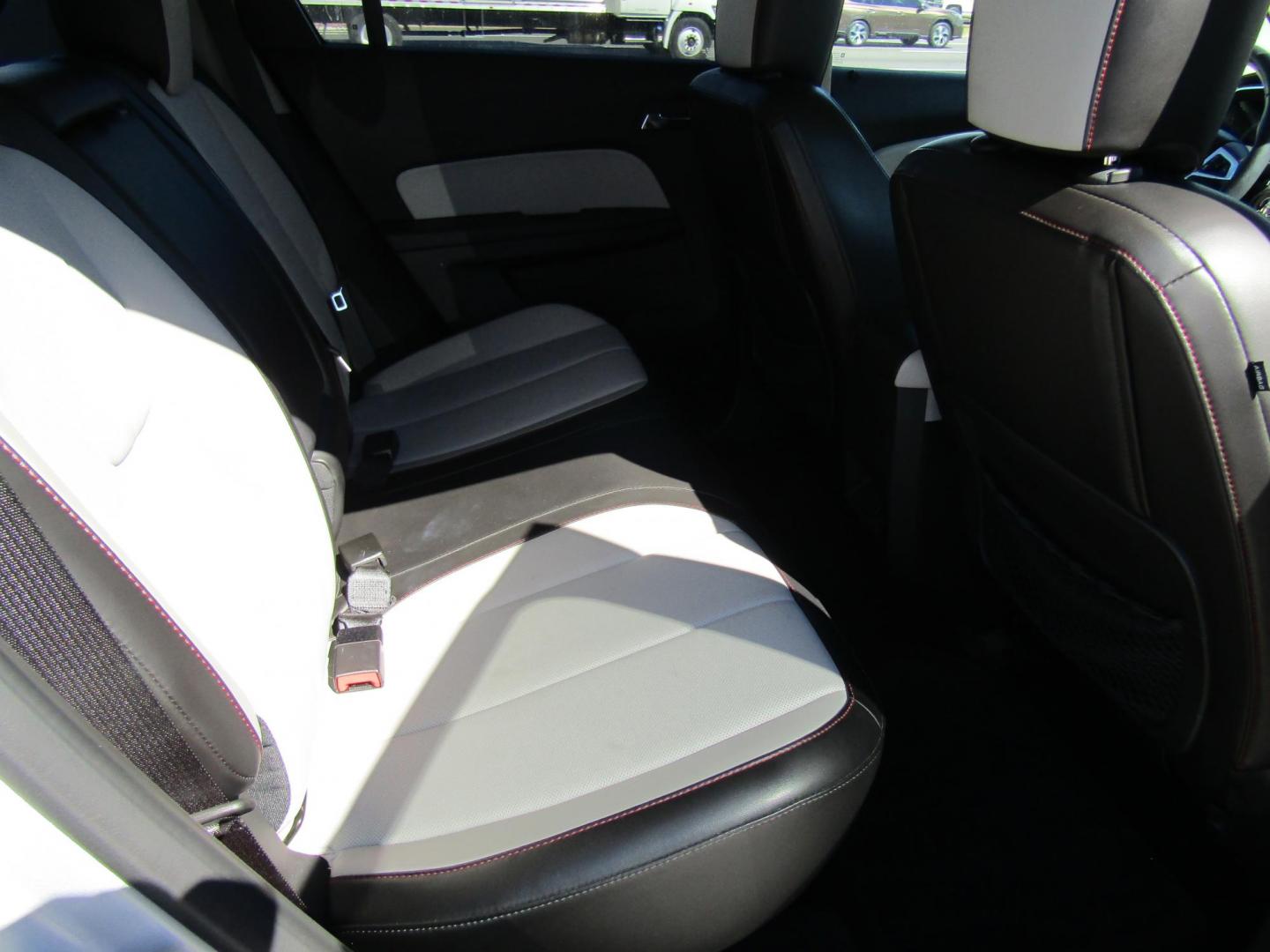 2013 Silver GMC Terrain SLT1 FWD (2GKALUEKXD6) with an 2.4L L4 DOHC 16V FFV engine, Automatic transmission, located at 15016 S Hwy 231, Midland City, AL, 36350, (334) 983-3001, 31.306210, -85.495277 - Photo#8