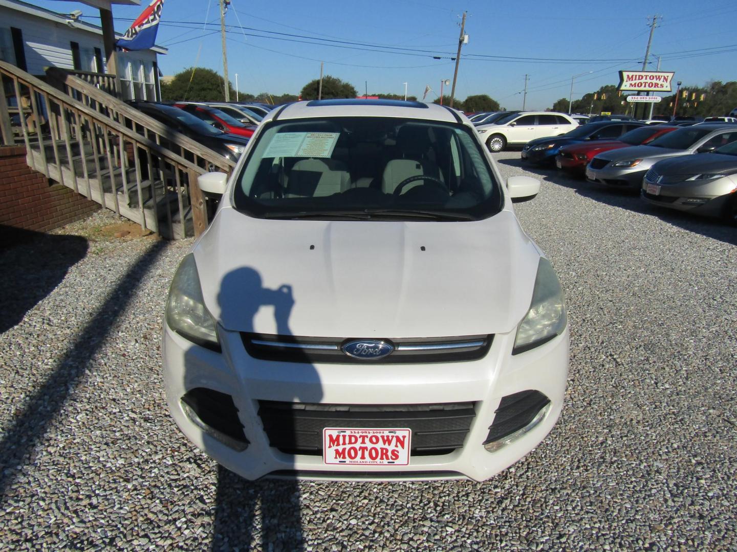 2015 White Ford Escape SE FWD (1FMCU0G72FU) with an 2.5L L4 DOHC 16V engine, Automatic transmission, located at 15016 S Hwy 231, Midland City, AL, 36350, (334) 983-3001, 31.306210, -85.495277 - Photo#1