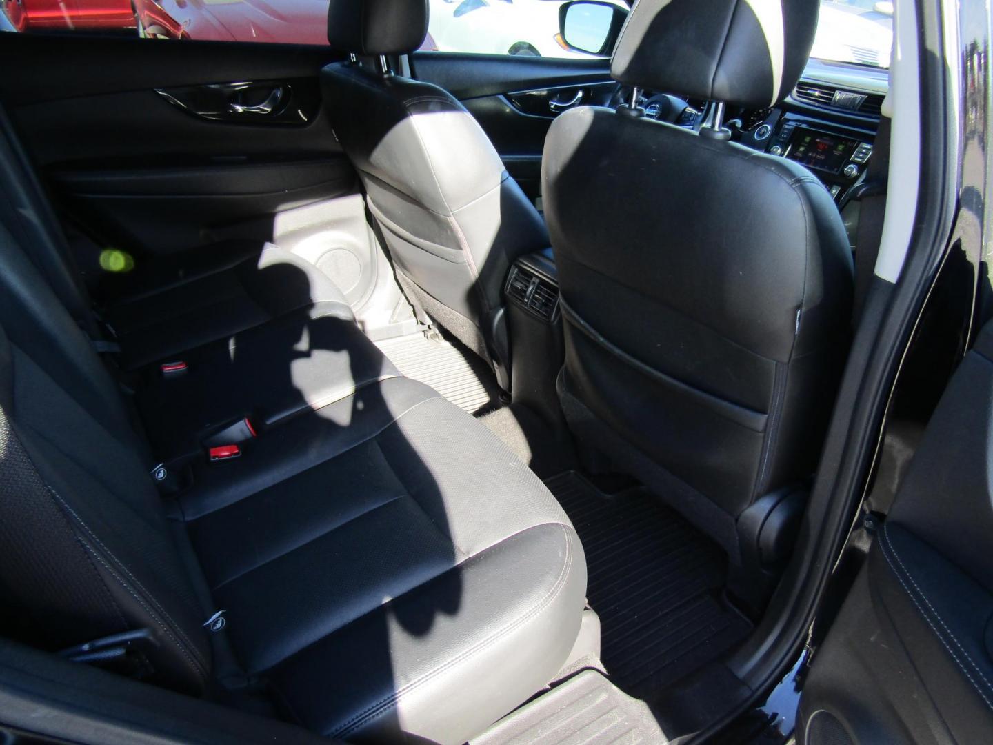 2018 Black Nissan Rogue SV 2WD (JN8AT2MT4JW) with an 2.5L L4 DOHC 16V engine, Automatic transmission, located at 15016 S Hwy 231, Midland City, AL, 36350, (334) 983-3001, 31.306210, -85.495277 - Photo#8