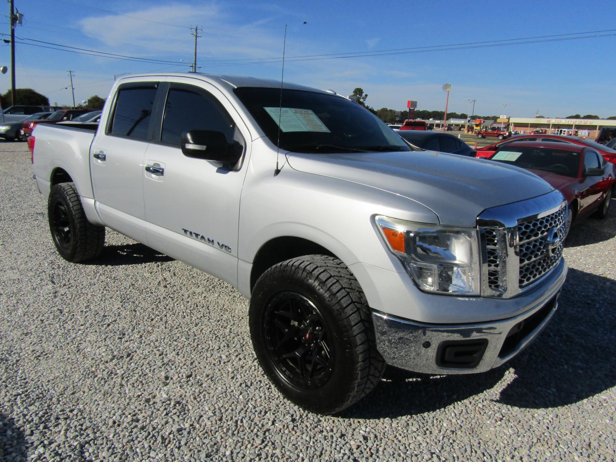 photo of 2018 Nissan Titan 
