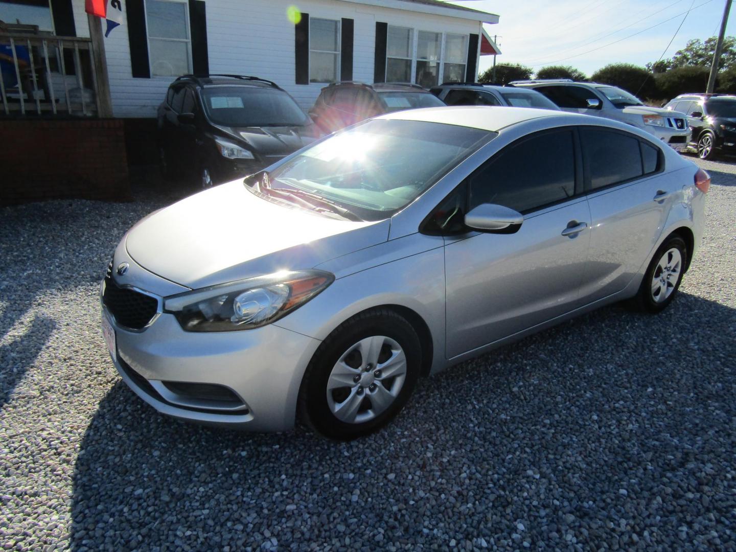 2015 Silver Kia Forte LX (KNAFK4A68F5) with an 1.8L L4 DOHC 16V engine, Automatic transmission, located at 15016 S Hwy 231, Midland City, AL, 36350, (334) 983-3001, 31.306210, -85.495277 - Photo#2