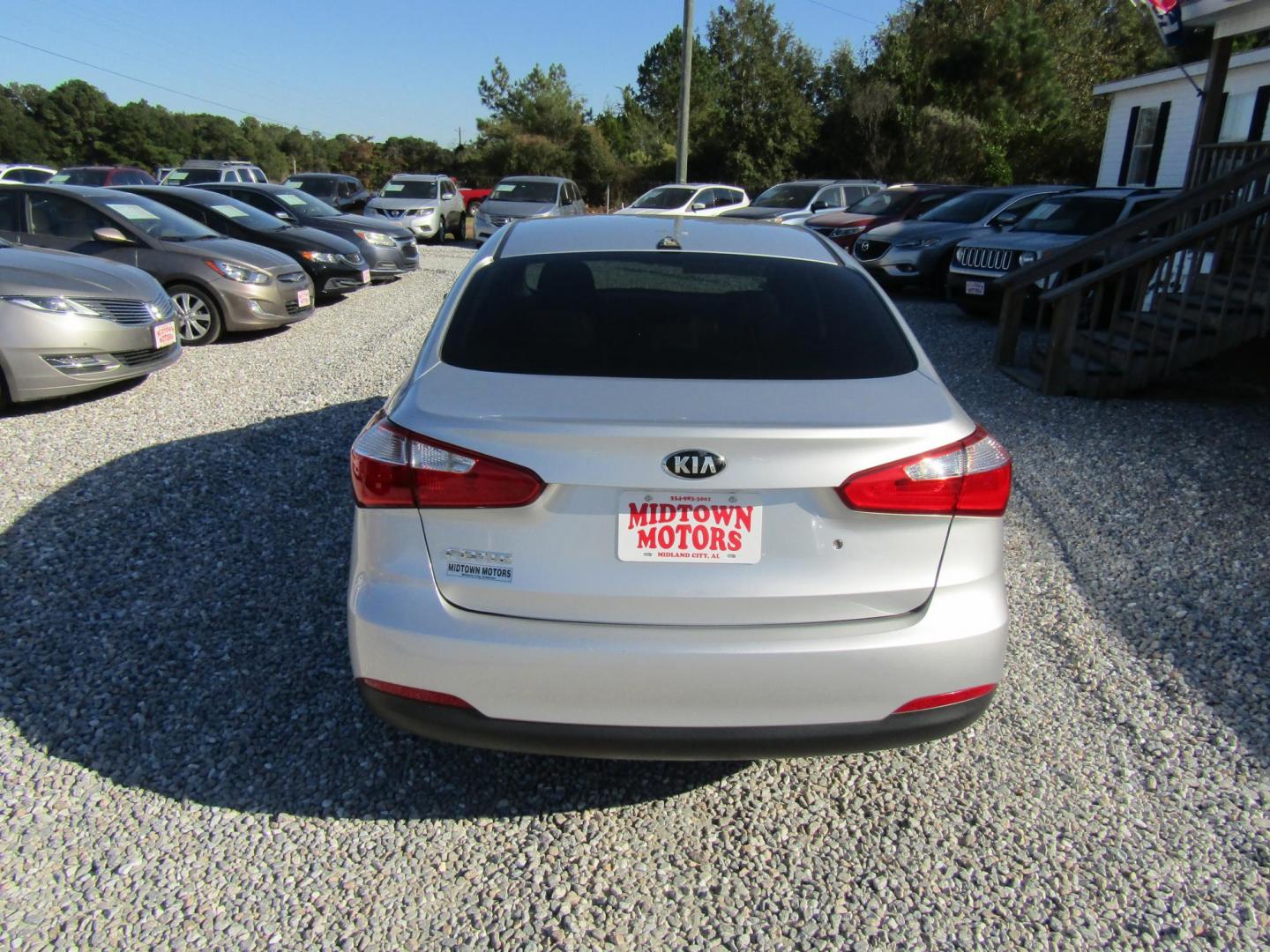 2015 Silver Kia Forte LX (KNAFK4A68F5) with an 1.8L L4 DOHC 16V engine, Automatic transmission, located at 15016 S Hwy 231, Midland City, AL, 36350, (334) 983-3001, 31.306210, -85.495277 - Photo#5