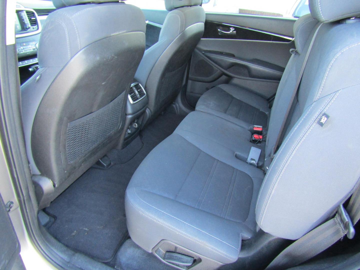 2017 Gold Kia Sorento L 2WD (5XYPG4A30HG) with an 2.4L L4 DOHC 16V engine, Automatic transmission, located at 15016 S Hwy 231, Midland City, AL, 36350, (334) 983-3001, 31.306210, -85.495277 - Photo#4