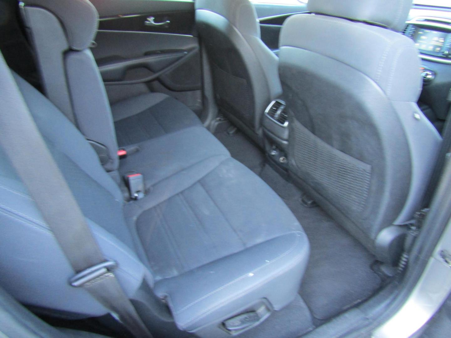 2017 Gold Kia Sorento L 2WD (5XYPG4A30HG) with an 2.4L L4 DOHC 16V engine, Automatic transmission, located at 15016 S Hwy 231, Midland City, AL, 36350, (334) 983-3001, 31.306210, -85.495277 - Photo#8