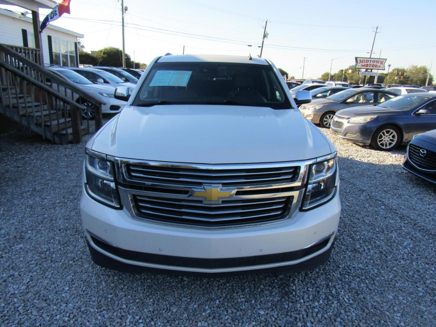 2015 White Chevrolet Suburban LTZ 1500 2WD (1GNSCKKC7FR) with an 5.3L V8 OHV 16V engine, Automatic transmission, located at 15016 S Hwy 231, Midland City, AL, 36350, (334) 983-3001, 31.306210, -85.495277 - Photo#1