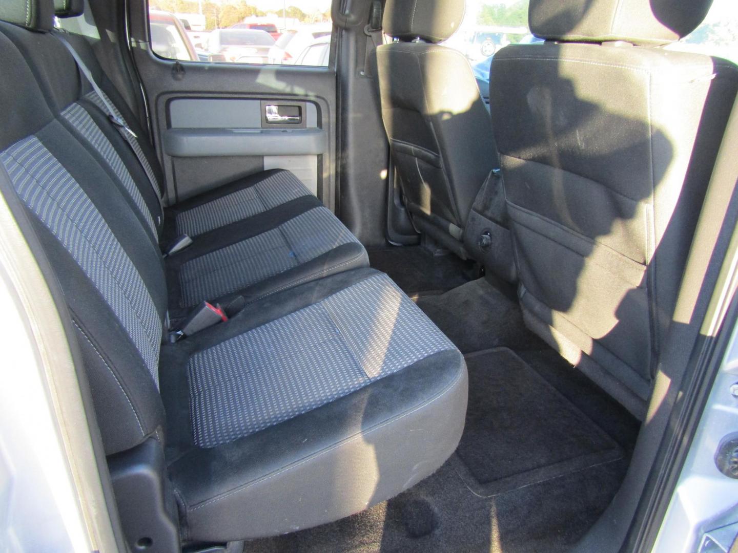 2014 Silver Ford F-150 FX2 SuperCrew 5.5-ft. Bed 2WD (1FTFW1CF0EF) with an 5.0L V8 engine, Automatic transmission, located at 15016 S Hwy 231, Midland City, AL, 36350, (334) 983-3001, 31.306210, -85.495277 - Photo#7