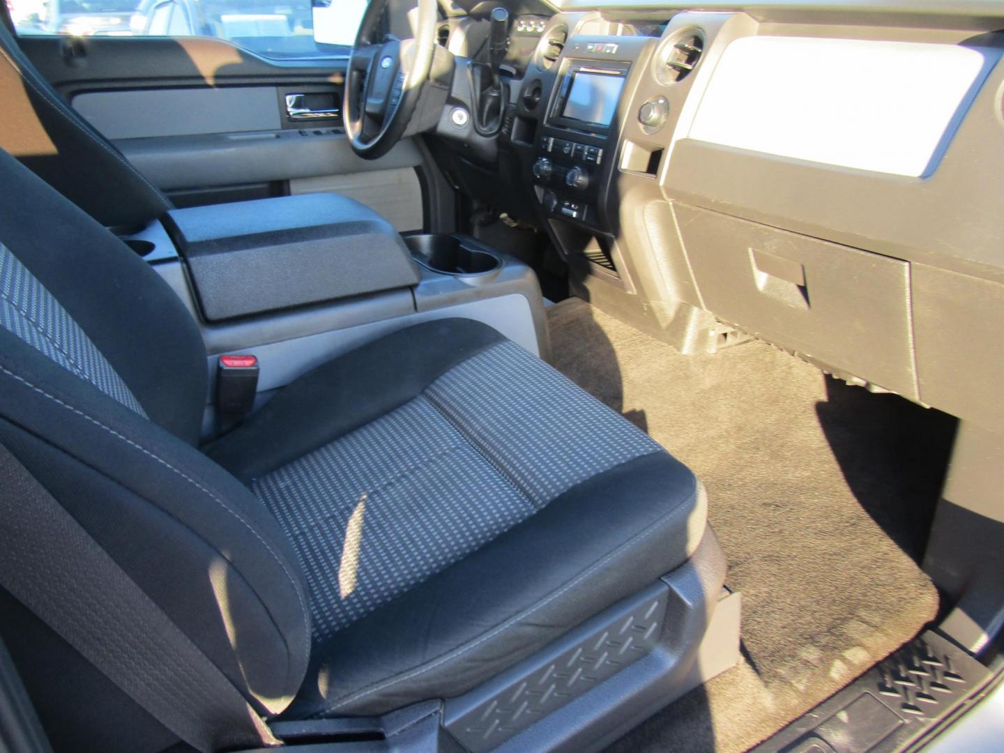 2014 Silver Ford F-150 FX2 SuperCrew 5.5-ft. Bed 2WD (1FTFW1CF0EF) with an 5.0L V8 engine, Automatic transmission, located at 15016 S Hwy 231, Midland City, AL, 36350, (334) 983-3001, 31.306210, -85.495277 - Photo#8