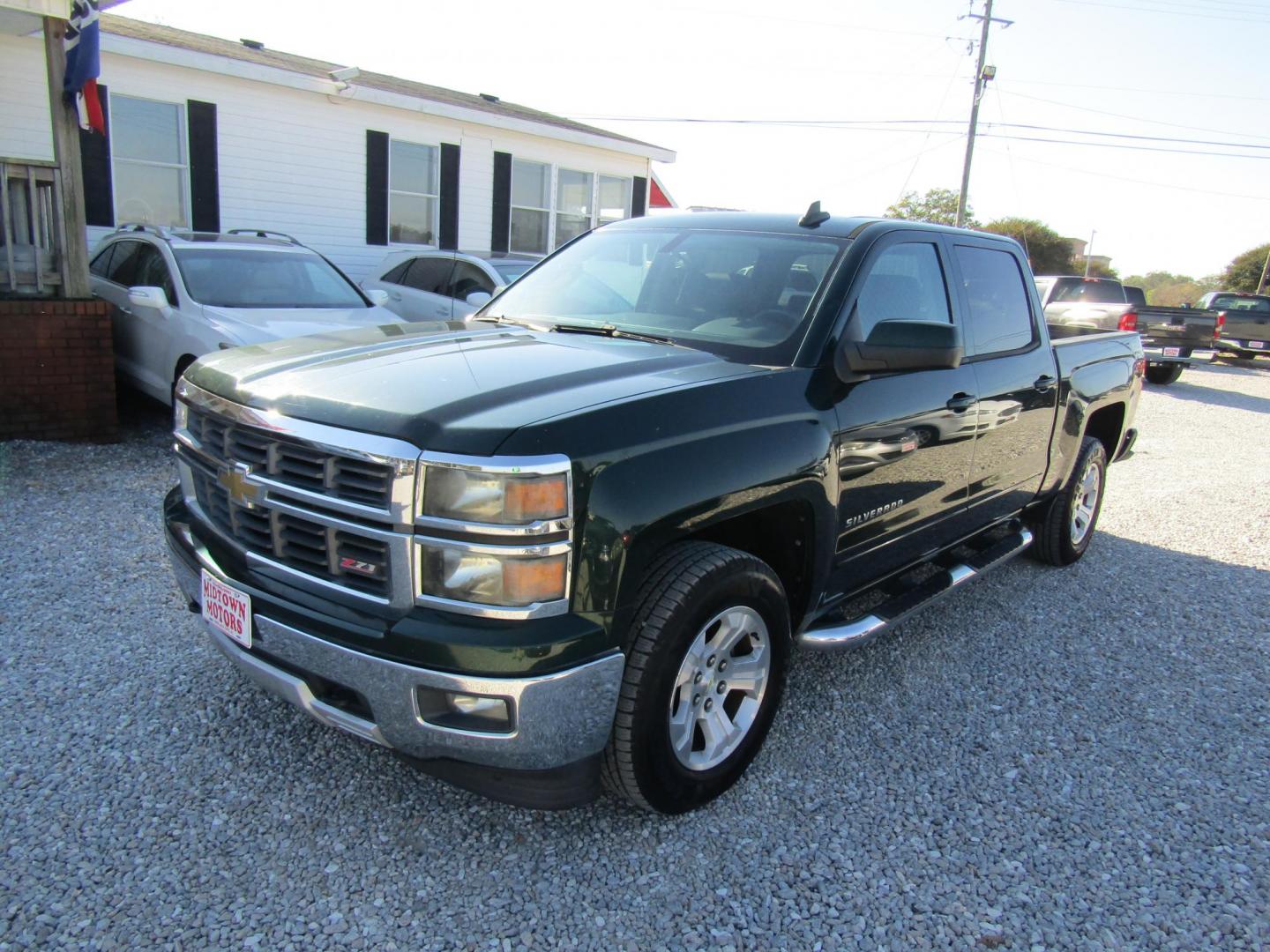 2015 GREEN Chevrolet Silverado 1500 LT Crew Cab 4WD (3GCUKREC0FG) with an 5.3L V8 OHV 16V engine, Automatic transmission, located at 15016 S Hwy 231, Midland City, AL, 36350, (334) 983-3001, 31.306210, -85.495277 - Photo#2