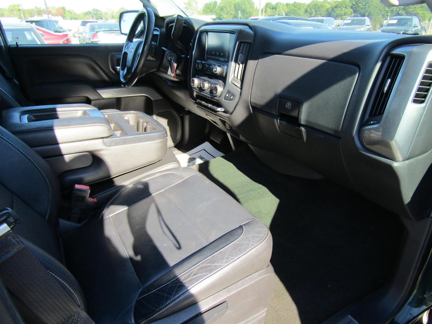 2015 GREEN Chevrolet Silverado 1500 LT Crew Cab 4WD (3GCUKREC0FG) with an 5.3L V8 OHV 16V engine, Automatic transmission, located at 15016 S Hwy 231, Midland City, AL, 36350, (334) 983-3001, 31.306210, -85.495277 - Photo#8