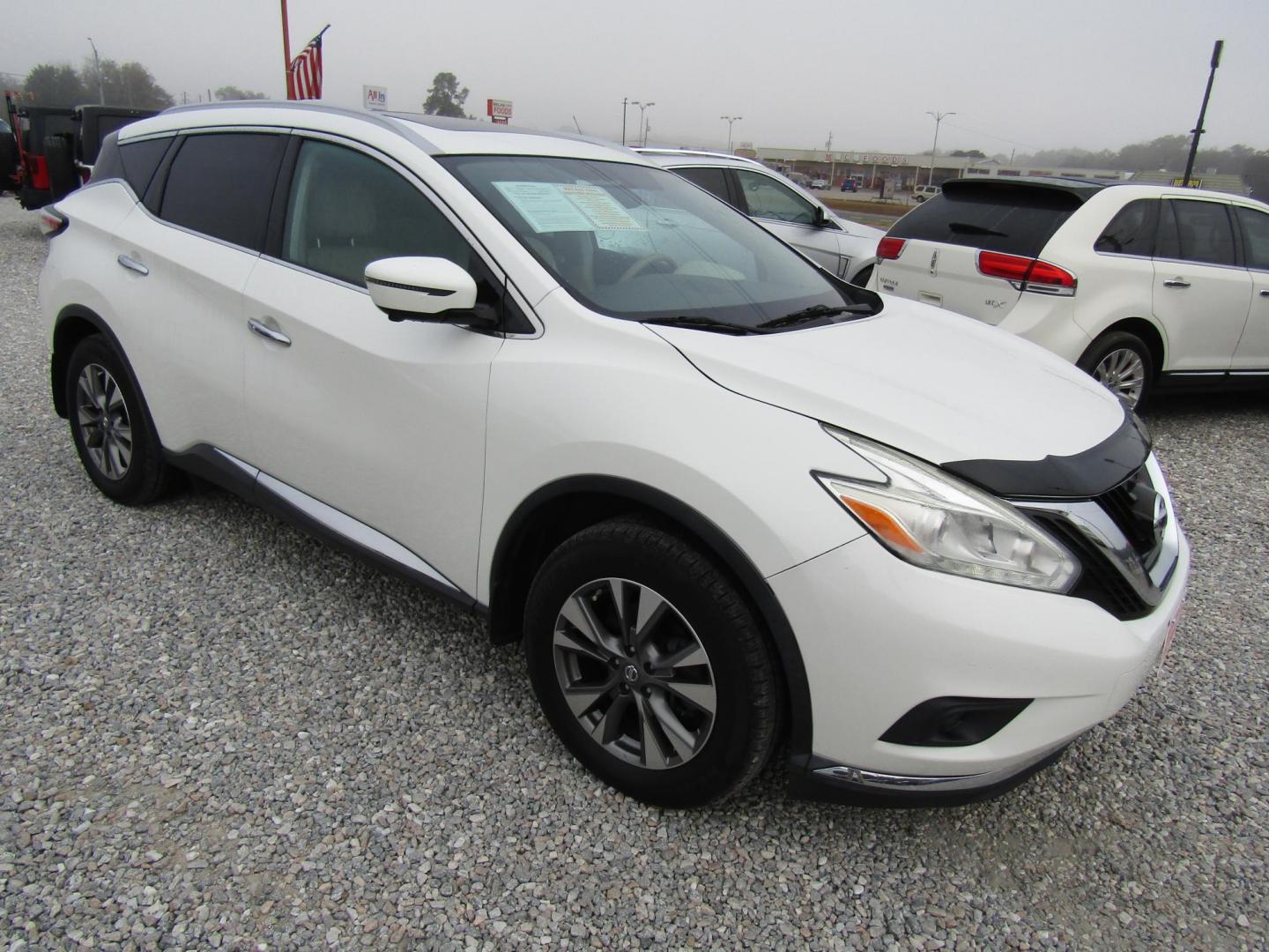 2017 White Nissan Murano Platinum FWD (5N1AZ2MG3HN) with an 3.5L V6 DOHC 24V engine, AUTOMATIC transmission, located at 15016 S Hwy 231, Midland City, AL, 36350, (334) 983-3001, 31.306210, -85.495277 - Photo#0
