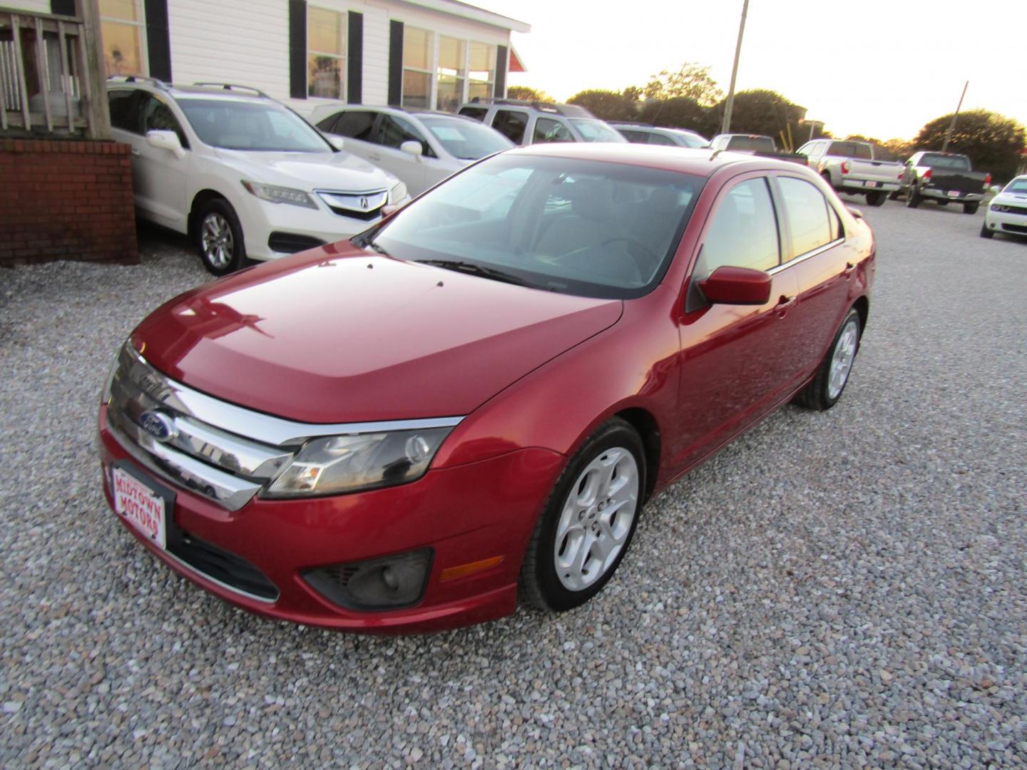 2011 Red Ford Fusion I4 SEL (3FAHP0JA9BR) with an 2.5L L4 DOHC 16V engine, Automatic transmission, located at 15016 S Hwy 231, Midland City, AL, 36350, (334) 983-3001, 31.306210, -85.495277 - Photo#2