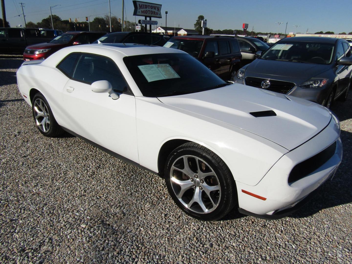 2016 White Dodge Challenger SXT (2C3CDZAG3GH) with an 3.6L V6 DOHC 24V engine, Automatic transmission, located at 15016 S Hwy 231, Midland City, AL, 36350, (334) 983-3001, 31.306210, -85.495277 - Photo#0
