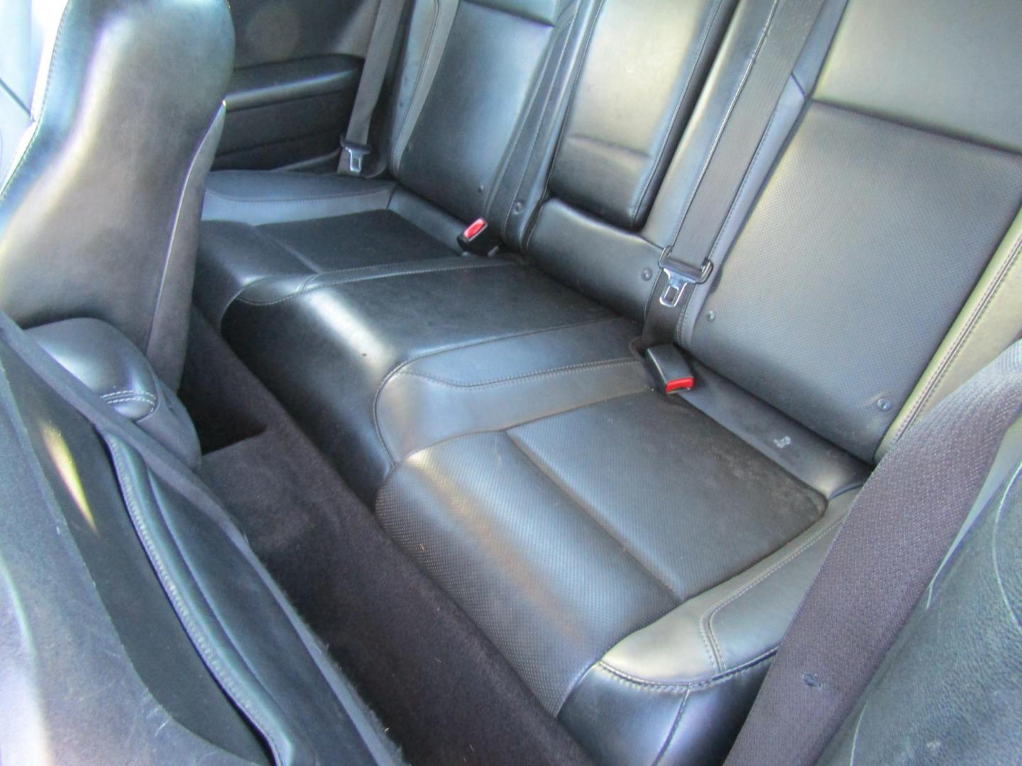 2016 White Dodge Challenger SXT (2C3CDZAG3GH) with an 3.6L V6 DOHC 24V engine, Automatic transmission, located at 15016 S Hwy 231, Midland City, AL, 36350, (334) 983-3001, 31.306210, -85.495277 - Photo#4