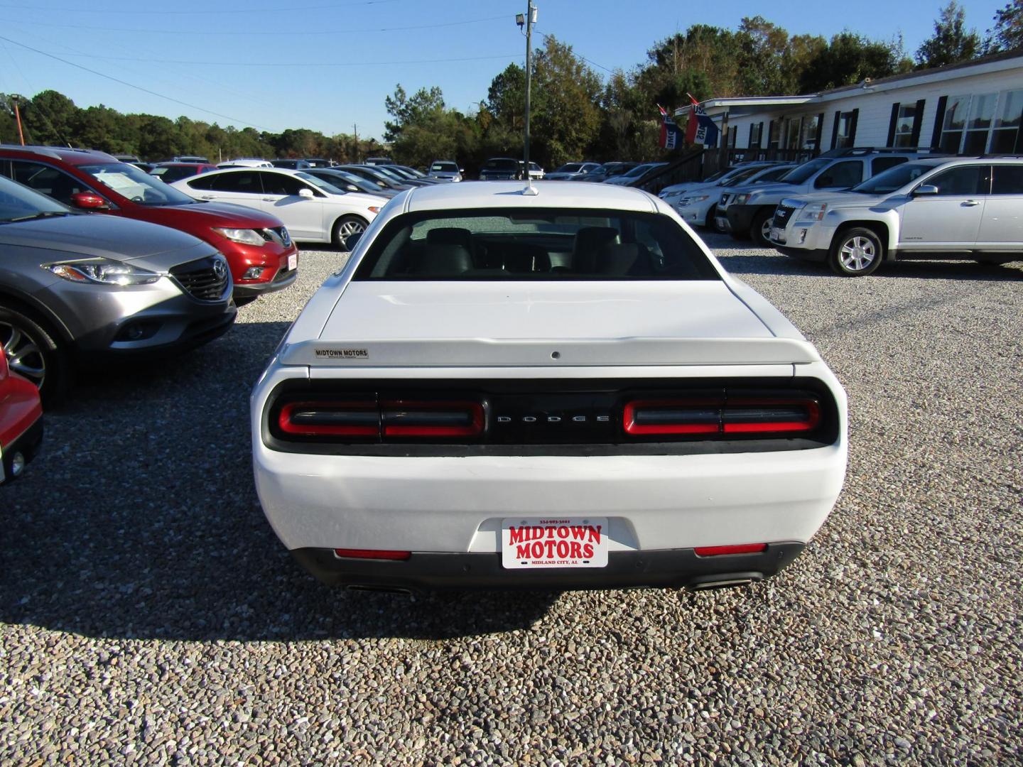2016 White Dodge Challenger SXT (2C3CDZAG3GH) with an 3.6L V6 DOHC 24V engine, Automatic transmission, located at 15016 S Hwy 231, Midland City, AL, 36350, (334) 983-3001, 31.306210, -85.495277 - Photo#6