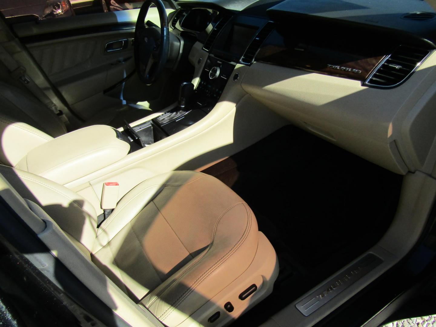 2013 Black Ford Taurus Limited FWD (1FAHP2F80DG) with an 3.5L V6 DOHC 24V engine, Automatic transmission, located at 15016 S Hwy 231, Midland City, AL, 36350, (334) 983-3001, 31.306210, -85.495277 - Photo#9