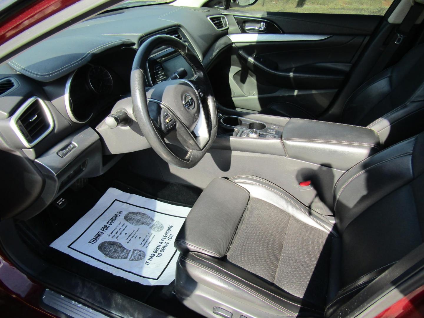 2016 Red Nissan Maxima 3.5 S (1N4AA6AP6GC) with an 3.5L V6 DOHC 24V engine, Automatic transmission, located at 15016 S Hwy 231, Midland City, AL, 36350, (334) 983-3001, 31.306210, -85.495277 - Photo#3