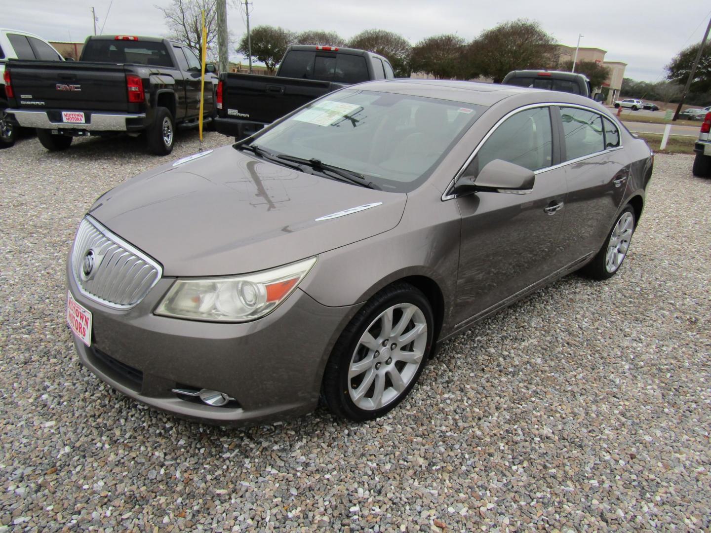 2011 Gray Buick LaCrosse CXS (1G4GE5GD1BF) with an 3.6L V6 DOHC 24V engine, Automatic transmission, located at 15016 S Hwy 231, Midland City, AL, 36350, (334) 983-3001, 31.306210, -85.495277 - Photo#2