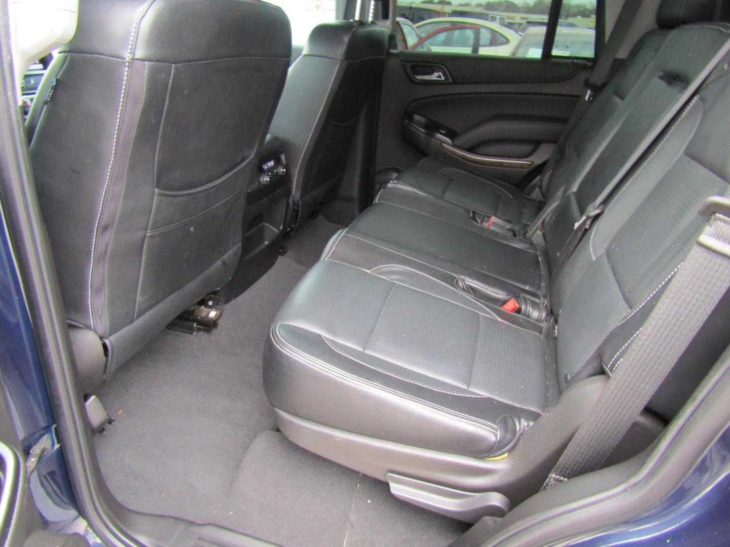 2019 Black Chevrolet Tahoe LS 2WD (1GNSCAKC0KR) with an 5.3L V8 OHV 16V engine, Automatic transmission, located at 15016 S Hwy 231, Midland City, AL, 36350, (334) 983-3001, 31.306210, -85.495277 - Photo#4