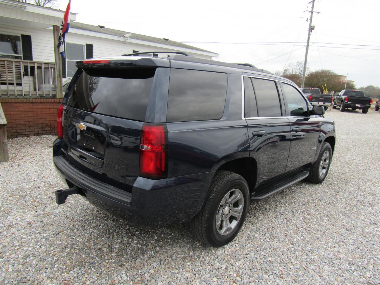 2019 Black Chevrolet Tahoe LS 2WD (1GNSCAKC0KR) with an 5.3L V8 OHV 16V engine, Automatic transmission, located at 15016 S Hwy 231, Midland City, AL, 36350, (334) 983-3001, 31.306210, -85.495277 - Photo#7