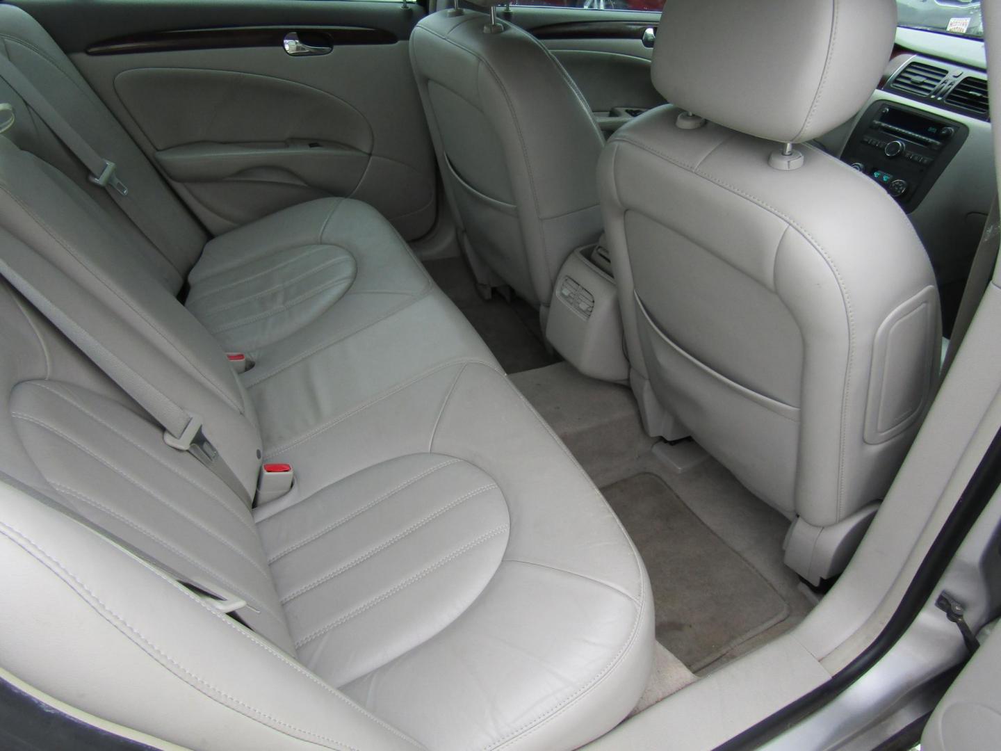 2008 Silver Buick Lucerne CXL (1G4HD57298U) with an 3.8L V6 OHV 12V engine, Automatic transmission, located at 15016 S Hwy 231, Midland City, AL, 36350, (334) 983-3001, 31.306210, -85.495277 - Photo#8